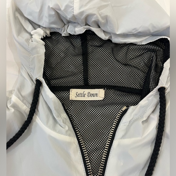 Cute rain jacket - Picture 2 of 4